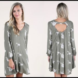 Altar’d State Floral Embroidered Dress/ BoHo Tunic
